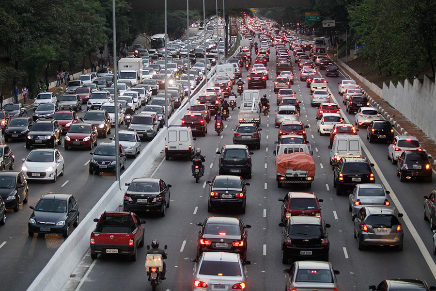 Rodízio de veículos em SP será suspenso no feriado; caminhões também serão liberados