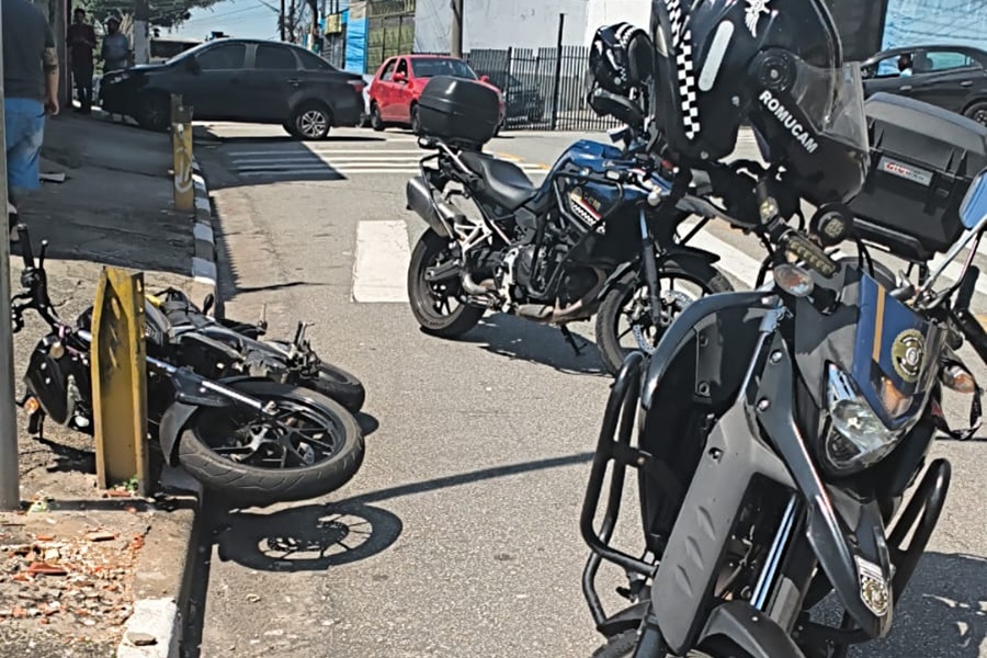 GCM apreende adolescente após roubo de moto e perseguição em Taboão da Serra