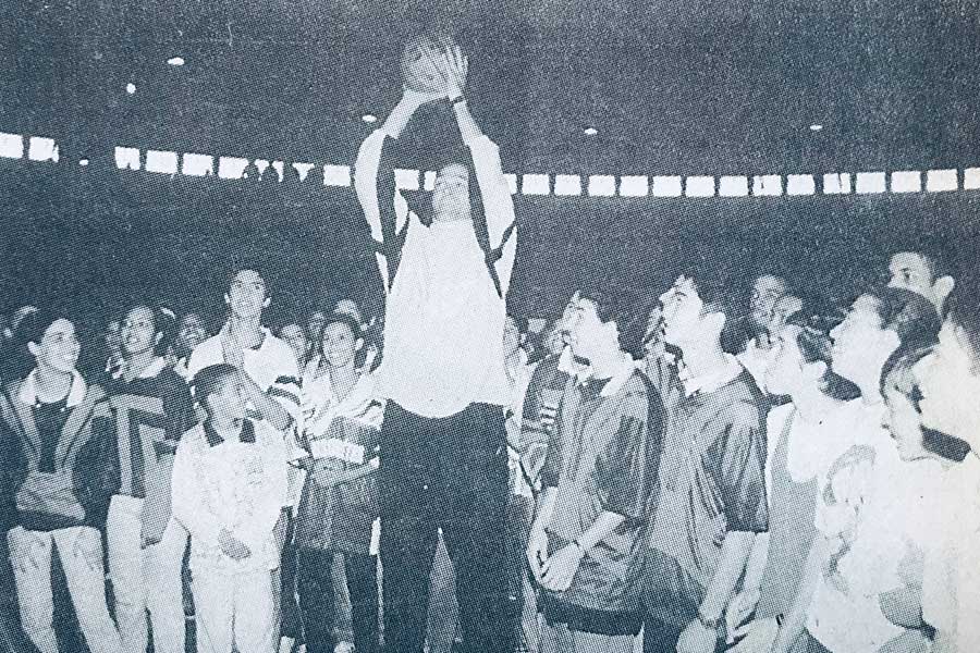 Oscar Schmidt marcou abertura das Olimpíadas Estudantis de Taboão da Serra em 1998